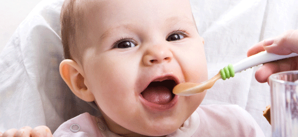 bebe_comer
