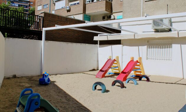 Patio columpios Escuela Infantil Nemomarlin La Vaguada